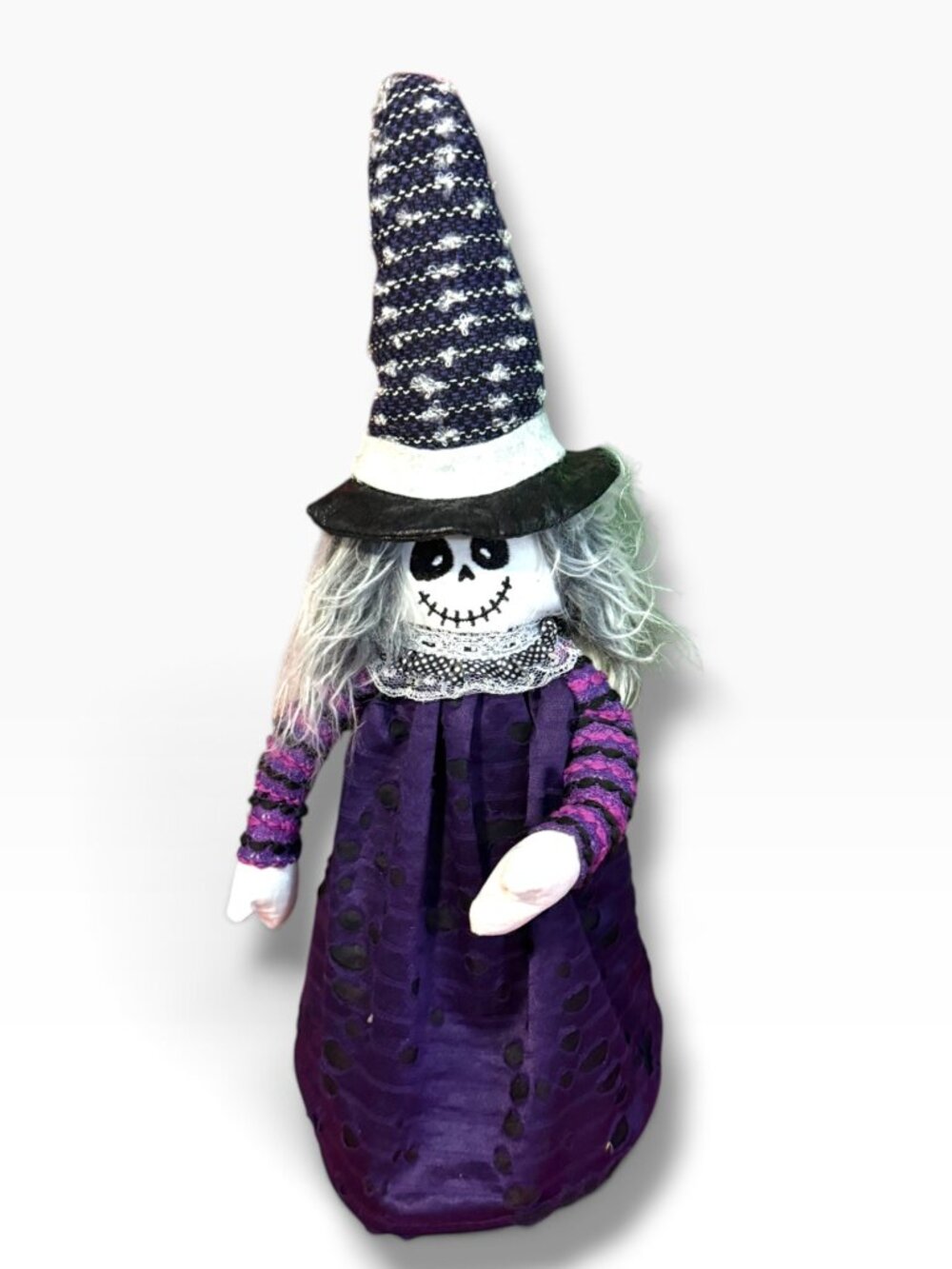 NWT Animated Skeleton Witch Doll – Purple & Black – Light-Up & Moving